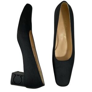 Salvatore Ferragamo Classic Low Heel  size 7.5 4A